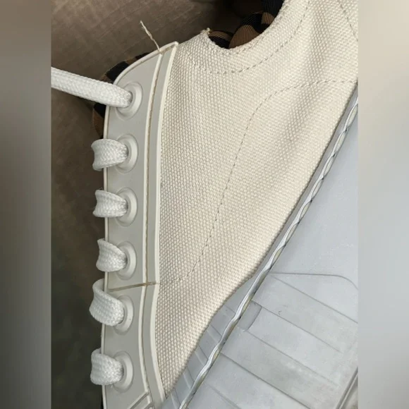 FENDI FORCE White Canvas Women's Sneakers - Picture 6 of 15